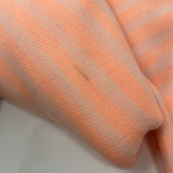 Gap Pashmina Cover or Scarf - Picture 2 of 3